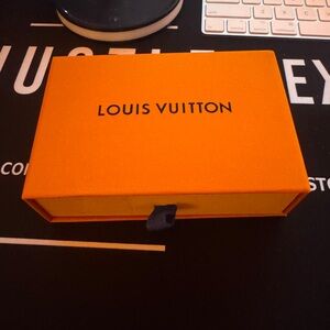 Louis Vuitton Box & Dustbag